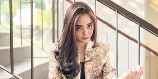 Bikin Heboh Gara-gara Foto Pakai Hijab, Gita Sinaga Tegaskan Dirinya Tidak Pindah Agama
