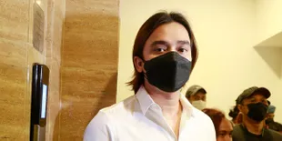 Billy Syahputra Didatangi Olga Syahputra dan Tanpa Bicara, Dipeluk Hingga Dicium Bikin Kangen