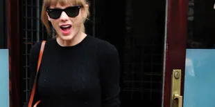 Black Heart Sweater Cantik Taylor Swift