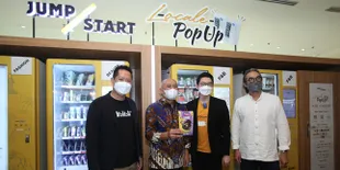Blibli dan JumpStart Hadirkan Pengalaman Belanja Omnichannel: Smart Vending Machine Pertama untuk Produk UMKM