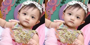 Boleh Makan Apapun, Baby Arsy Asyik Ngemil Kue