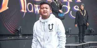 Borong Piala di Ajang Penghargaan Ambyar Awards 2020, Denny Caknan: Rasanya Wah Gitu