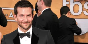 Bradley Cooper Catatkan Namanya Dalam Sejarah