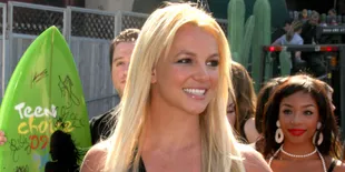 Britney Spears Tampik Rumor Tampil Lipsync