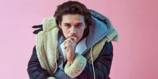 Brooklyn Beckham Tertangkap Cium Mesra Pacar Barunya di Depan Umum