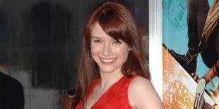Bryce Howard Merasa Jadi Pemeran Utama di 'JURASSIC WORLD'