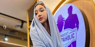 Bukan Baju Baru, Lucinta Luna Lebaran Pakai 'Kepala Baru'