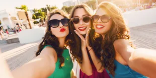 Bukan Cuma Kafe, 4 Spot Ini Juga Sering Dijadikan Tempat Eksis Kaum Millennial