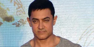 Bukan Sang Istri! Di Depan Umum Wanita Ini Cium Mesra Aamir Khan