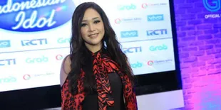 Bukan Untuk Ahmad Dhani, Maia Sebut 'I Love You' ke Danny Yang di Rumah
