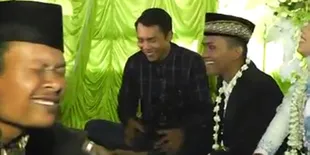 Bukannya Ucapkan Akad, Pengantin Ini Malah 'Sahkan' Penghulu