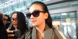 Bukti Bukan Sekadar Settingan, Beredar Buku Nikah Vanessa Angel dan Bibi Ardiansyah