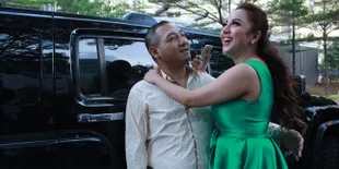 Buktikan Tak Poliandri, Regina Sebut Ditalak Farhat Bulan Agustus
