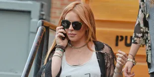 Buku Riwayat Keluarga Lindsay Lohan, Seperti Apa Ya?