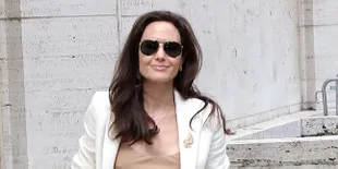 'BY THE SEA' Gagal, Angelina Jolie Bakal Jadi Monster Seram?