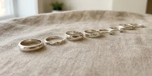 Cara Merawat Cincin Perak agar Tetap Mengkilap, Awet, dan Tidak Cepat Kusam