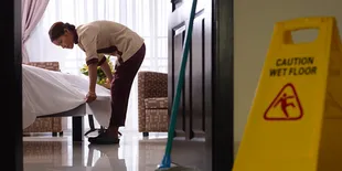 Cara Mudah Membersihkan Kolong Tempat Tidur Tanpa Ribet dan Efektif