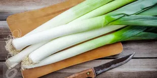 Cara Praktis Menyimpan Daun Bawang dan Seledri dengan Hasil Maksimal