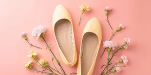 Cari Flatshoes Buat Kuliah? Ini 5 Pilihan Nyaman &#38; Stylish yang Wajib Kamu Coba!