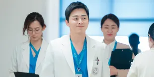Cast Drakor 'HOSPITAL PLAYLIST' Bocorkan Daya Tarik Season 2, Chemistry Sampai Penampilan Band Memukau