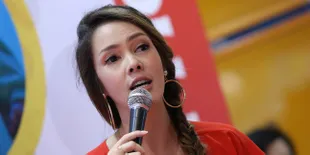 Cathy Sharon Pilih Cerai Karena Kehadiran Orang Ketiga?