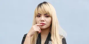 Celana Dalam Bekas Pakai Dibeli Oleh Seorang Youtuber, Dinar Candy Bantah Settingan Untuk Masuk TV