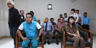 Cerai, Bopak Castello Bakal Jadi Duda Keren?