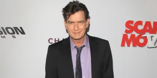 Charlie Sheen Tertular Virus HIV Dari Pasangan Transeksual?