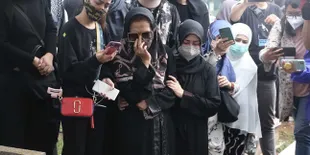 Chintami Atmanegara Sebut Oddie Agam Sempat Koma Selama Tiga Minggu di Rumah Sakit Sebelum Meninggal Dunia