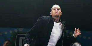 Chris Brown Kembali Jadi Bahan Bully Karena Komentar di IG Rihanna