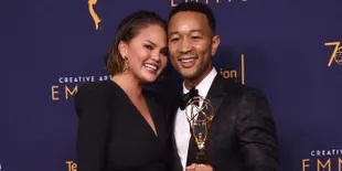 Chrissy Teigen Buka-Bukaan Soal Kehidupan Percintaan Dengan John Legend
