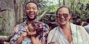 Chrissy Teigen Pakaikan Luna Busana Tradisional Thailand, Gemesin Banget!