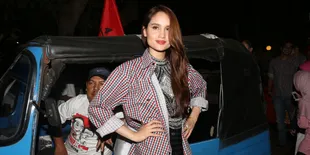 Cinta Laura: Biar Safe Coblos Yang Gede di Tengah