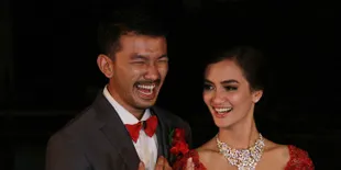 'CINTA SELAMANYA' Buat Rio Dewanto - Atiqah Ciuman di Eropa