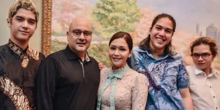 Ciuman Manis Al, El &#38; Dul Untuk Maia Setelah Pernikahan Dengan Irwan Mussry