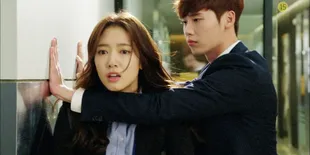 Ciuman Pertama Park Shin Hye - Lee Jong Suk Romantis Banget