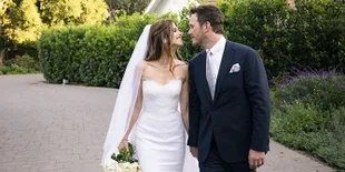 Ciuman Romantis Katherine Schwarzenegger &#38; Chris Pratt di Hari Pernikahan