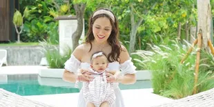 Cobain Jus Jeruk dan Markisa, Ekspresi Baby Claire Gemesin Banget