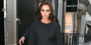 Congrats! Victoria Beckham Jadi 'Juara' Ikon Fashion Inggris