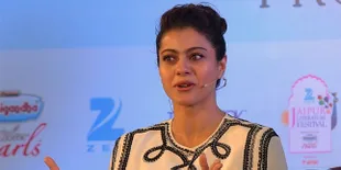 Cool! Kajol Santai Difoto Nysa Ketika Tak Pakai Make Up Apapun