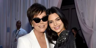 Curhat Colongan Kendall Jenner di #10YearsChallenge, Menangis Karena Jerawat