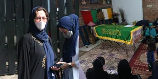 Cut Keke Ungkap Eeng Saptahadi Meninggal Dunia Akibat Penyakit Komplikasi