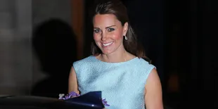 Dalam Sehari, Kate Middleton Pakai Dua Baju Lamanya Sekaligus!