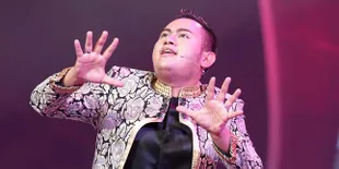 Dandan 2 Jam, Nassar Tampil Seperti Siluman Naga Hijau