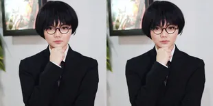 Dandan Ala John Lennon, Rina Nose Malah Mirip Cowok Korea