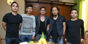 Dandanan Pasha Ungu Tuai Kritik, Enda: Kenapa Kalian Jadi Heboh?