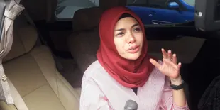 Dapat Petisi Agar Tak Jadi Artis, Begini Reaksi Santai Nikita Mirzani