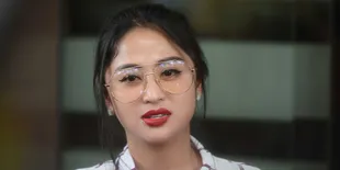 Dapat Wasiat dari Ayah, Dewi Perssik Akhirnya Cabut Gugatan ke Rosa Meldianti