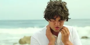 Daripada Galau, Yuk Tonton Video Parodi 1D Berikut