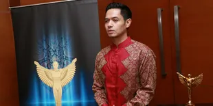 Daripada Guru Spiritual, Dude Harlino Pilih Belajar ke Para Ustaz